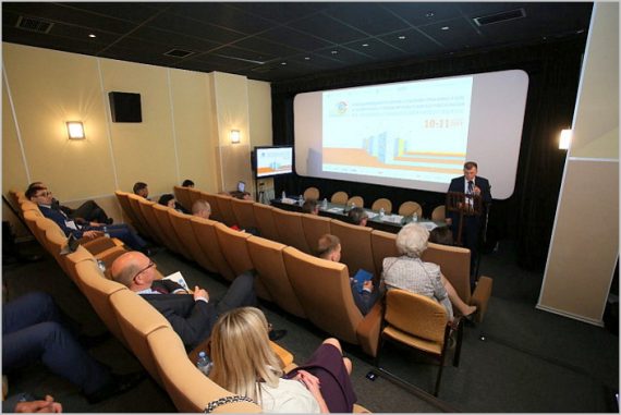 По итогам Международной конференции нотариусов специалистам МоНП вручили сертификаты