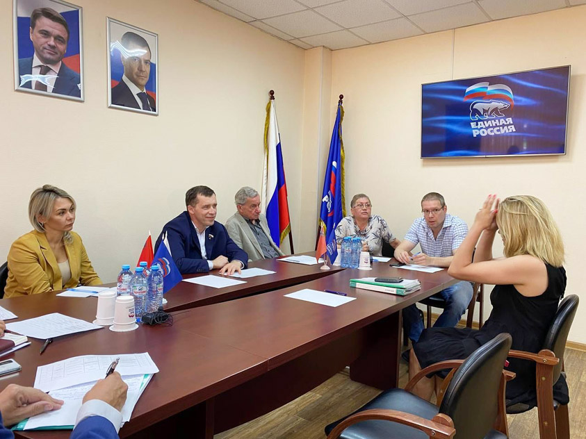 Нотариусы Подмосковья приняли активное участие в неделе правовой помощи «Единой России» Нотариусы Подмосковья приняли активное участие в неделе правовой помощи «Единой России»"