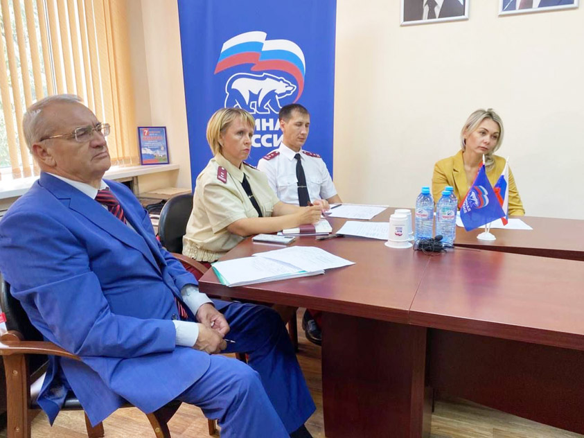 Нотариусы Подмосковья приняли активное участие в неделе правовой помощи «Единой России» Нотариусы Подмосковья приняли активное участие в неделе правовой помощи «Единой России»"