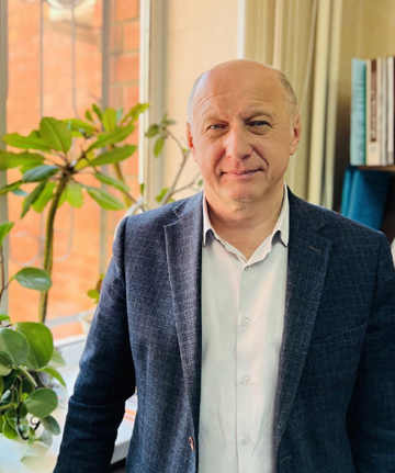 У ИСТОКОВ — интервью с нотариусом Сергеем Голенцовым