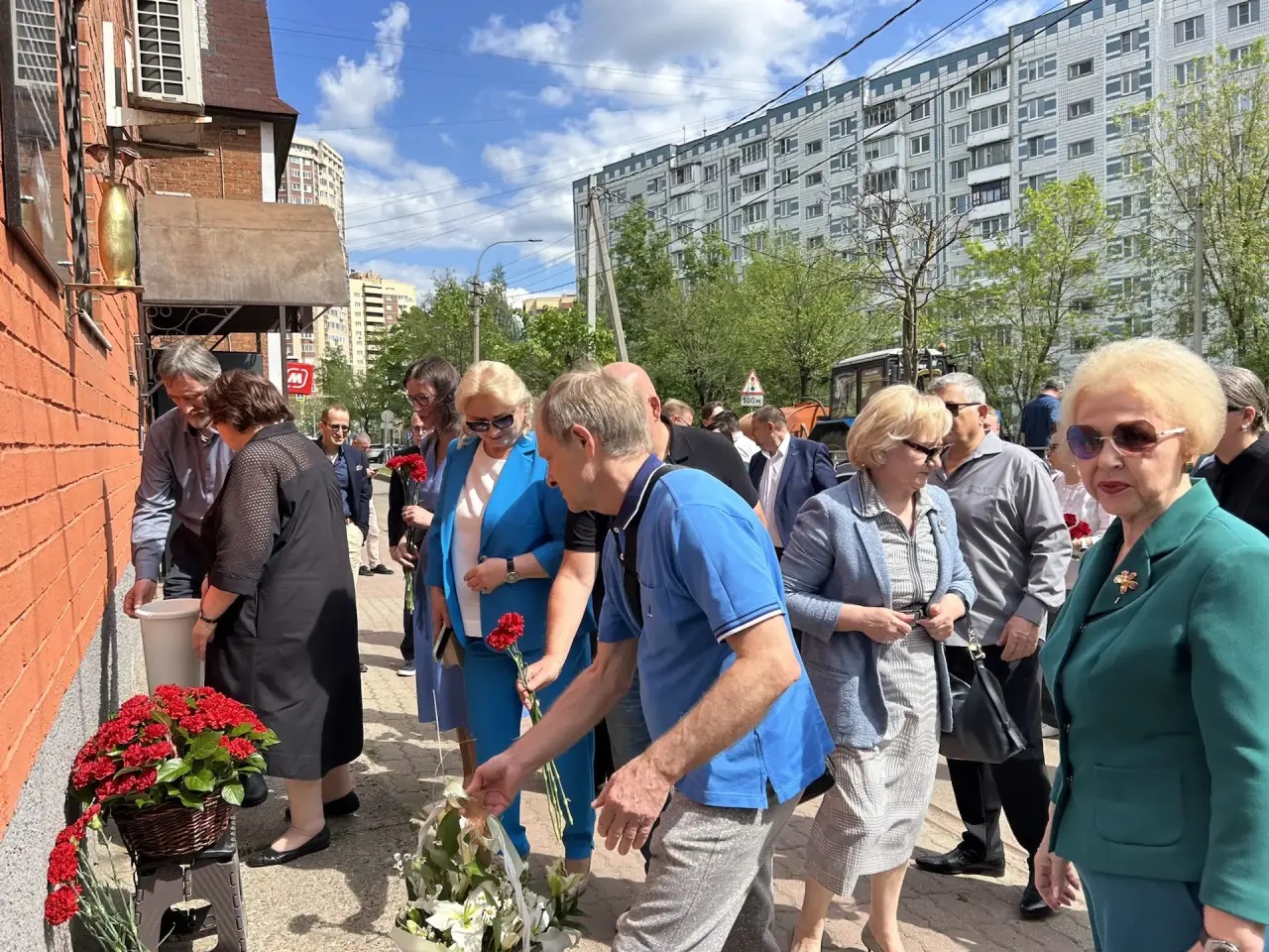 Торжественное открытие доски памяти в честь руководителей МоНП В.Б. Челышева и О.В. Петринского"